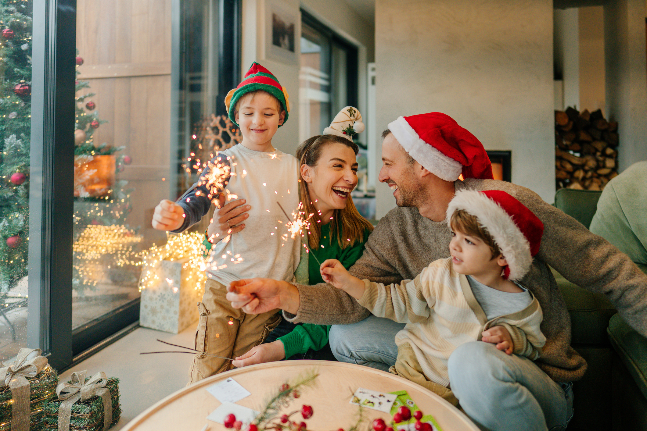 Χριστούγεννα με την οικογένειά – 7 δημιουργικοί τρόποι να γιορτάσεις με ασφάλεια