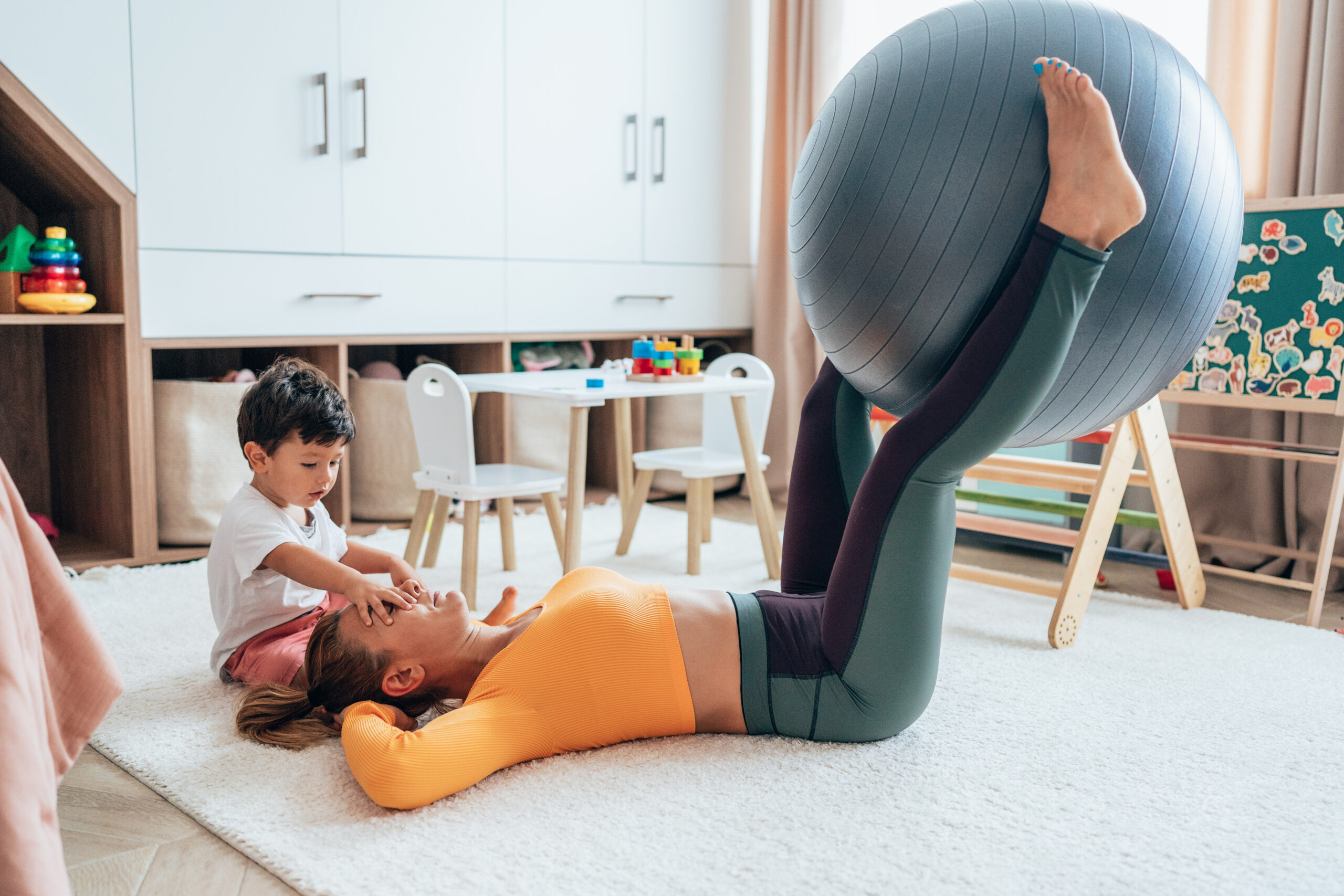 Γυμναστική με τα παιδιά σου στο σπίτι – Πως να το διασκεδάσεις