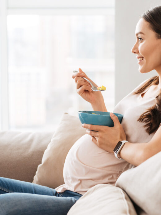 Διατροφή στην εγκυμοσύνη: τι να προσθέσω και τι να κόψω