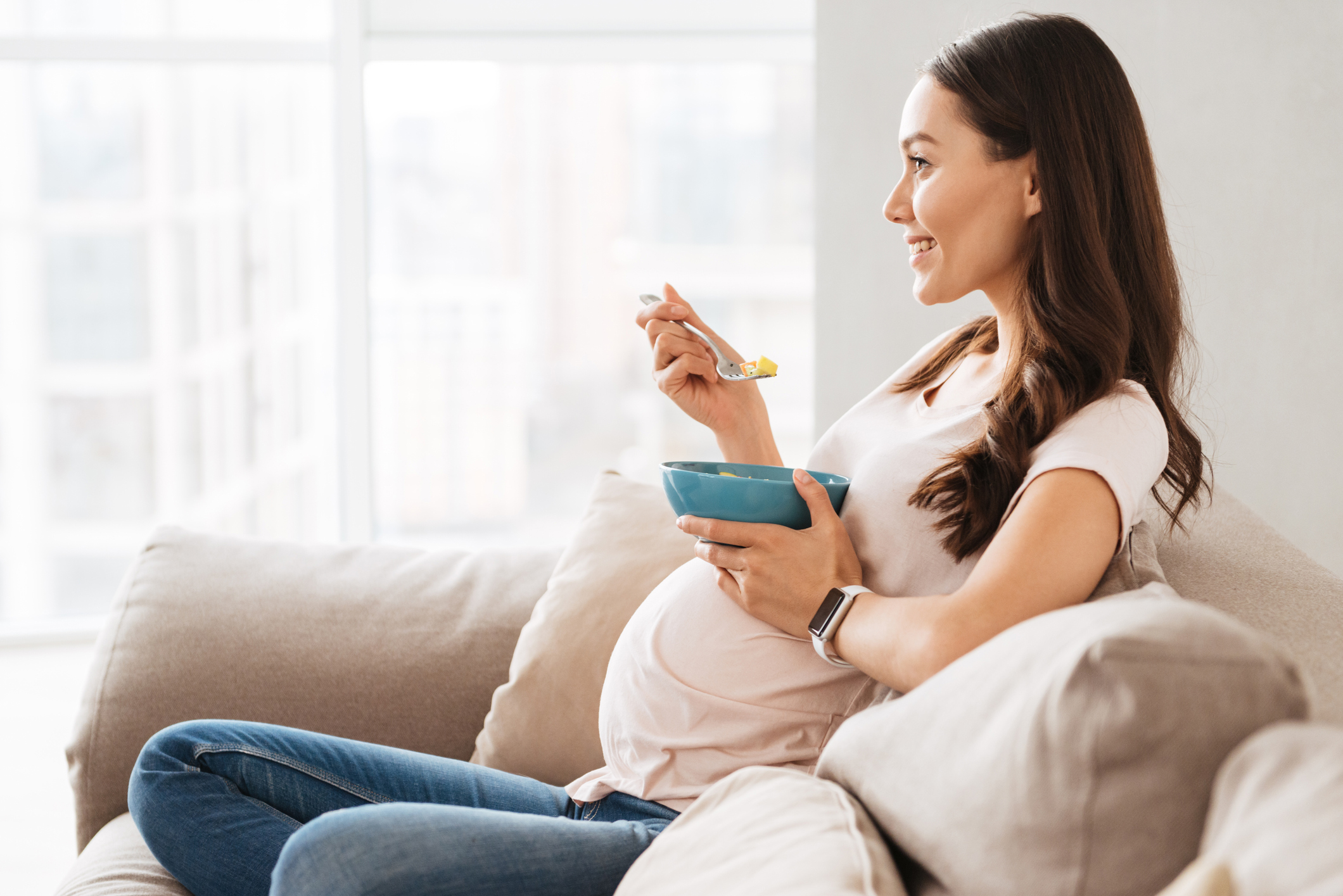 Διατροφή στην εγκυμοσύνη: τι να προσθέσω και τι να κόψω