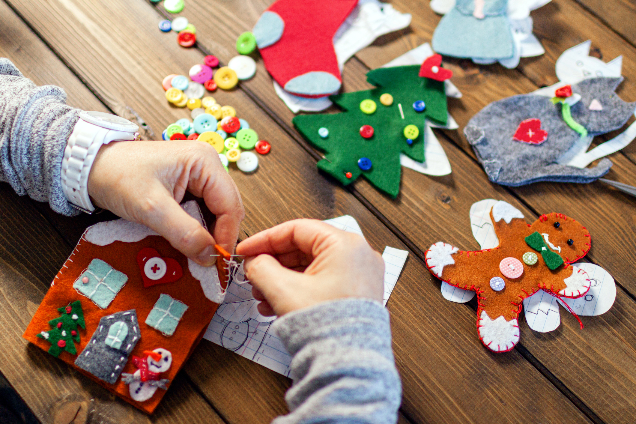 5 DIY Xριστουγεννιάτικα στολίδια που μπορείς να φτιάξεις με την οικογένειά σου!