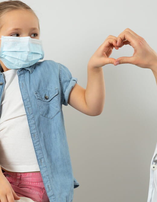 5 tips να μη φοβάται τα εμβόλια και τις βελόνες το παιδί σου