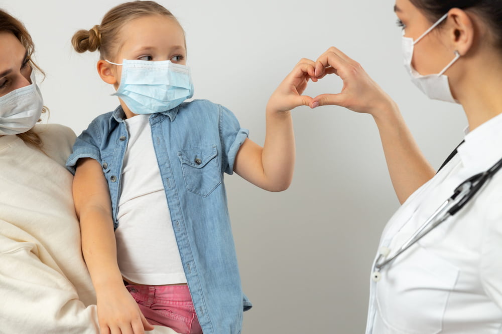 5 tips να μη φοβάται τα εμβόλια και τις βελόνες το παιδί σου