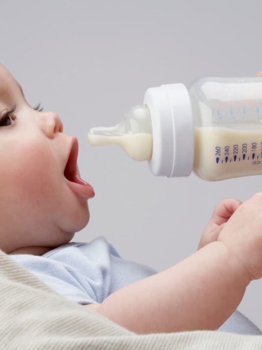 Πότε και πώς να αποστειρώνεις το μπουκάλι του μωρού σου