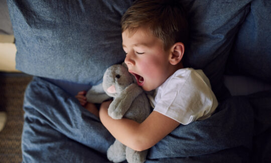Γιατί ο ύπνος είναι σημαντικός στην ανάπτυξη των παιδιών; / Πόσες ώρες ύπνου χρειάζονται τα παιδιά και γιατί;
