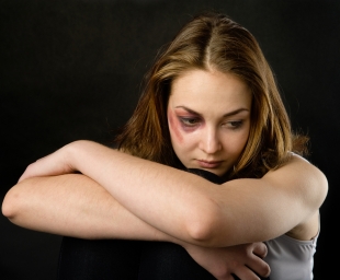 Σοκάρουν τα στοιχεία για την ενδοοικογενειακή βία στην Ευρώπη