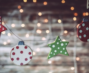 Χειροτεχνίες στο πνεύμα των γιορτών – 8 απίθανες DIY ιδέες για χριστουγεννιάτικα στολίδια
