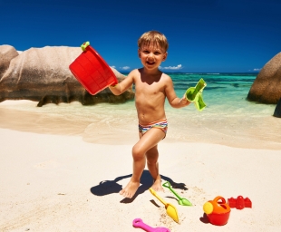 Παιχνίδια στην άμμο - 7 λόγοι που τα κάνουν καλό στην ανάπτυξη του παιδιού