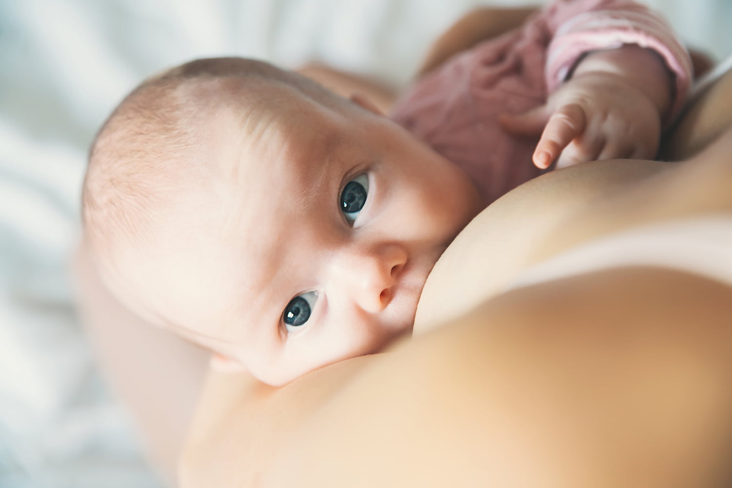 Μητρικός θηλασμός: Τα οφέλη για τη μητέρα και το παιδί