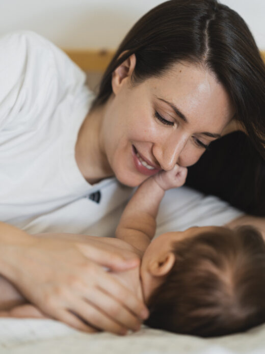 Baby massage: Κάθε χάδι μετράει